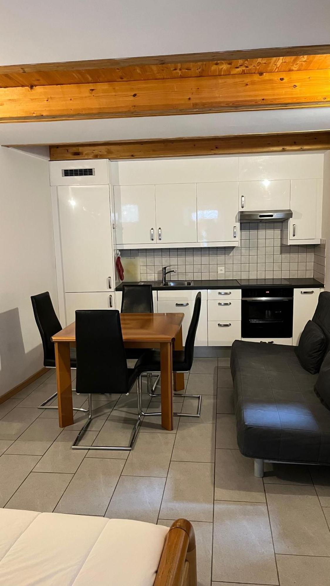 Quiet Flat In Nature In Lugano Luaran gambar