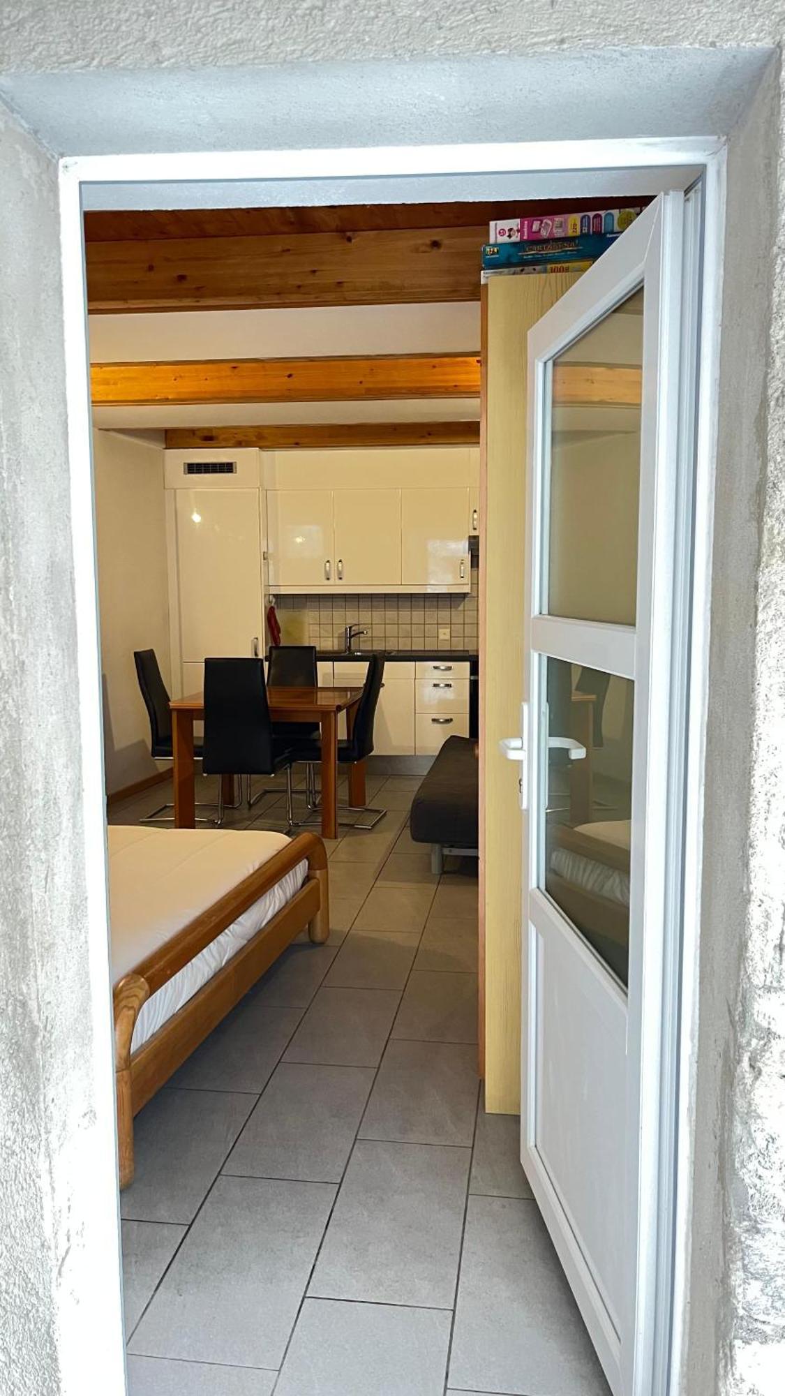 Quiet Flat In Nature In Lugano Luaran gambar